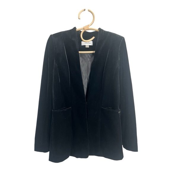 Calvin Klein Luxe Black Velvet Sharp Shoulder Collareless blazer Womens 6 P - Picture 1 of 16